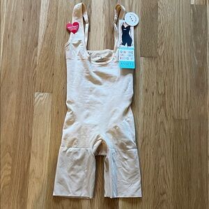 Assets by SPANX Shaping Bodysuit, Medium